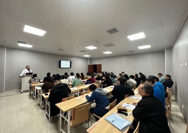 IM电竞新密市中医院开展基层中医药适宜技术培训(图1)