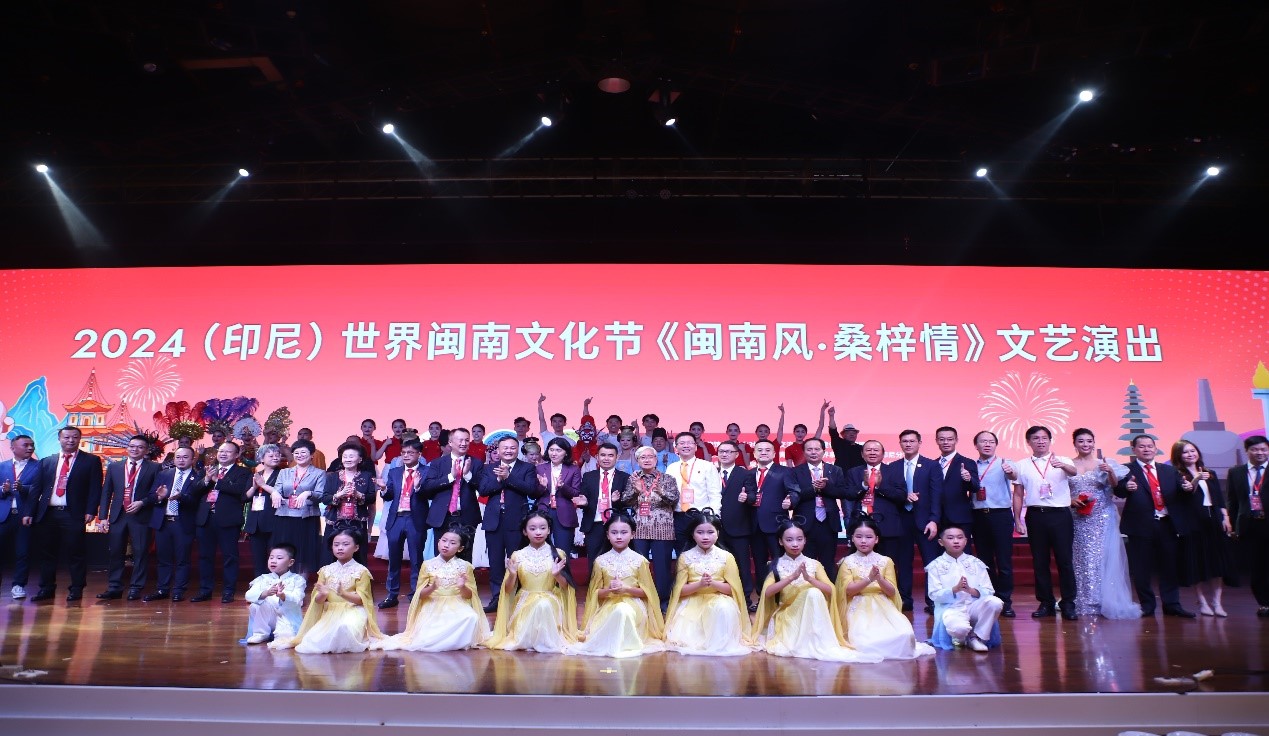 阿拉扎大学孔子学院研学非遗簪花技艺 彰显文化传播力量(图2)